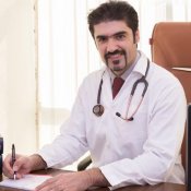 دکتر نادر افشاری متخصص قلب و عروق
