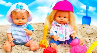 برنامه کودک قشنگ دخترانه عروسک ها در ساحل شنی